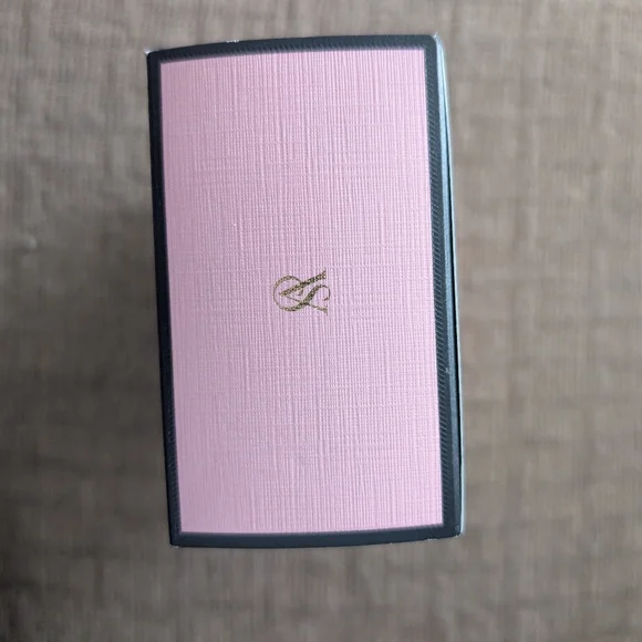 Nib. Bombshell - Picture 5 of 8